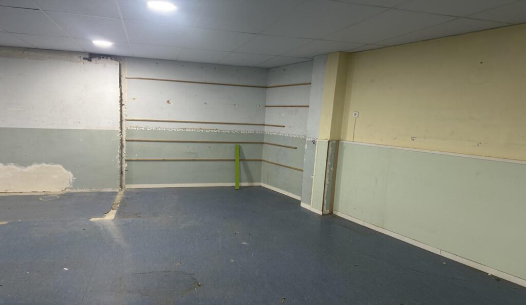 Local en venta con salida de humos en Sant Feliu de Llobregat (Barcelona)